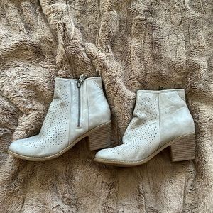 light gray ankle boots